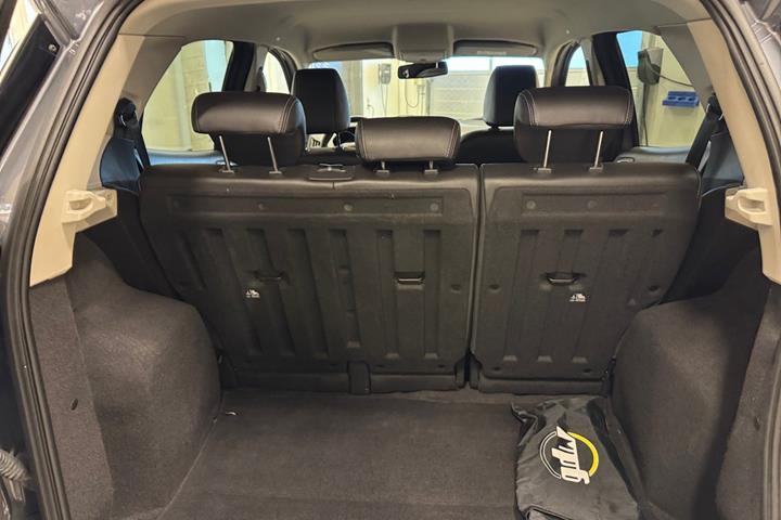 Grå Ford EcoSport fra 2016