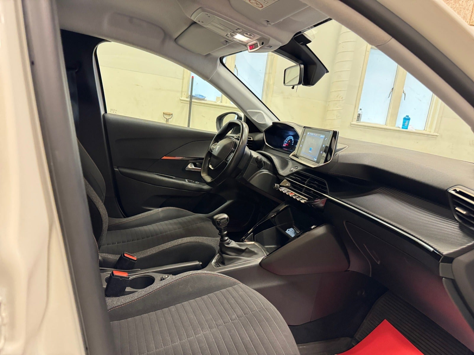 Hvid Peugeot 208 fra 2020