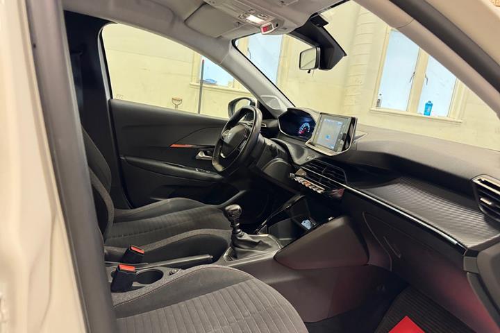 Hvid Peugeot 208 fra 2020
