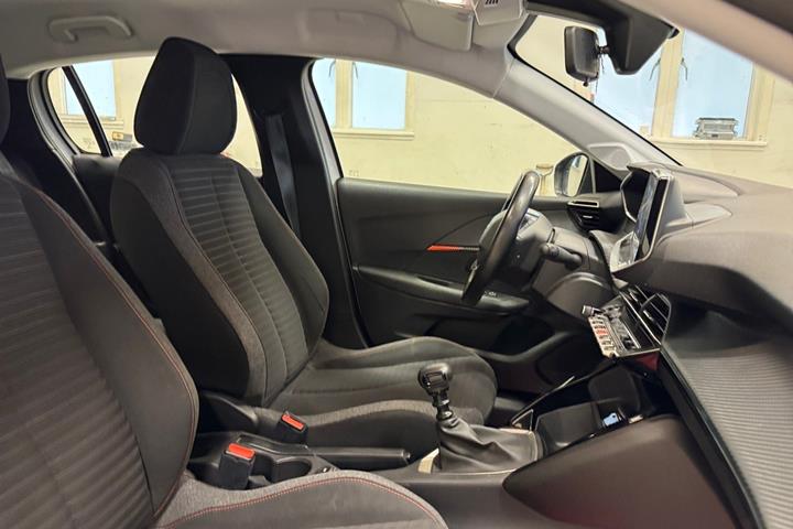 Hvid Peugeot 208 fra 2020
