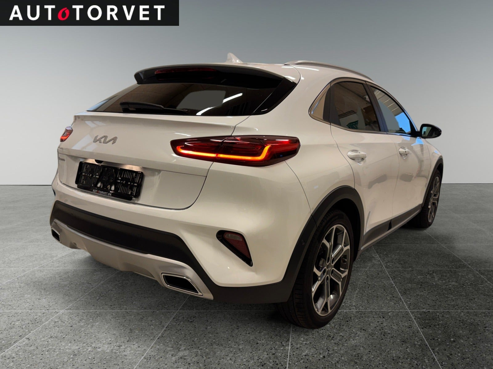 Hvid Kia XCeed fra 2022