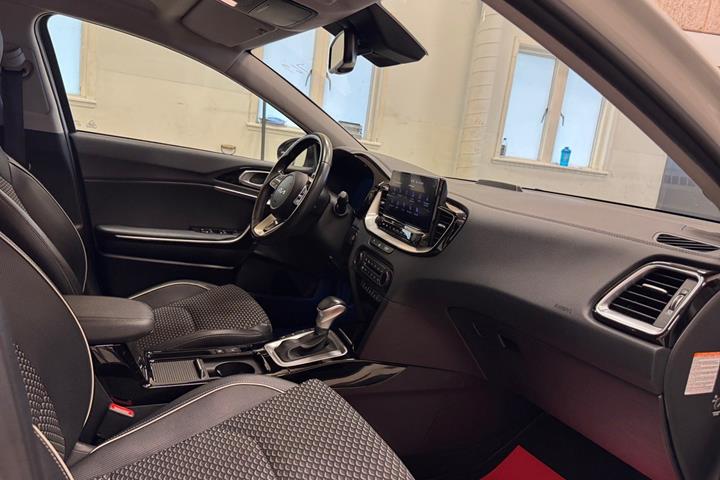 Hvid Kia XCeed fra 2022