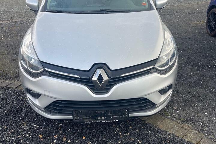 Sølv Renault Clio fra 2018