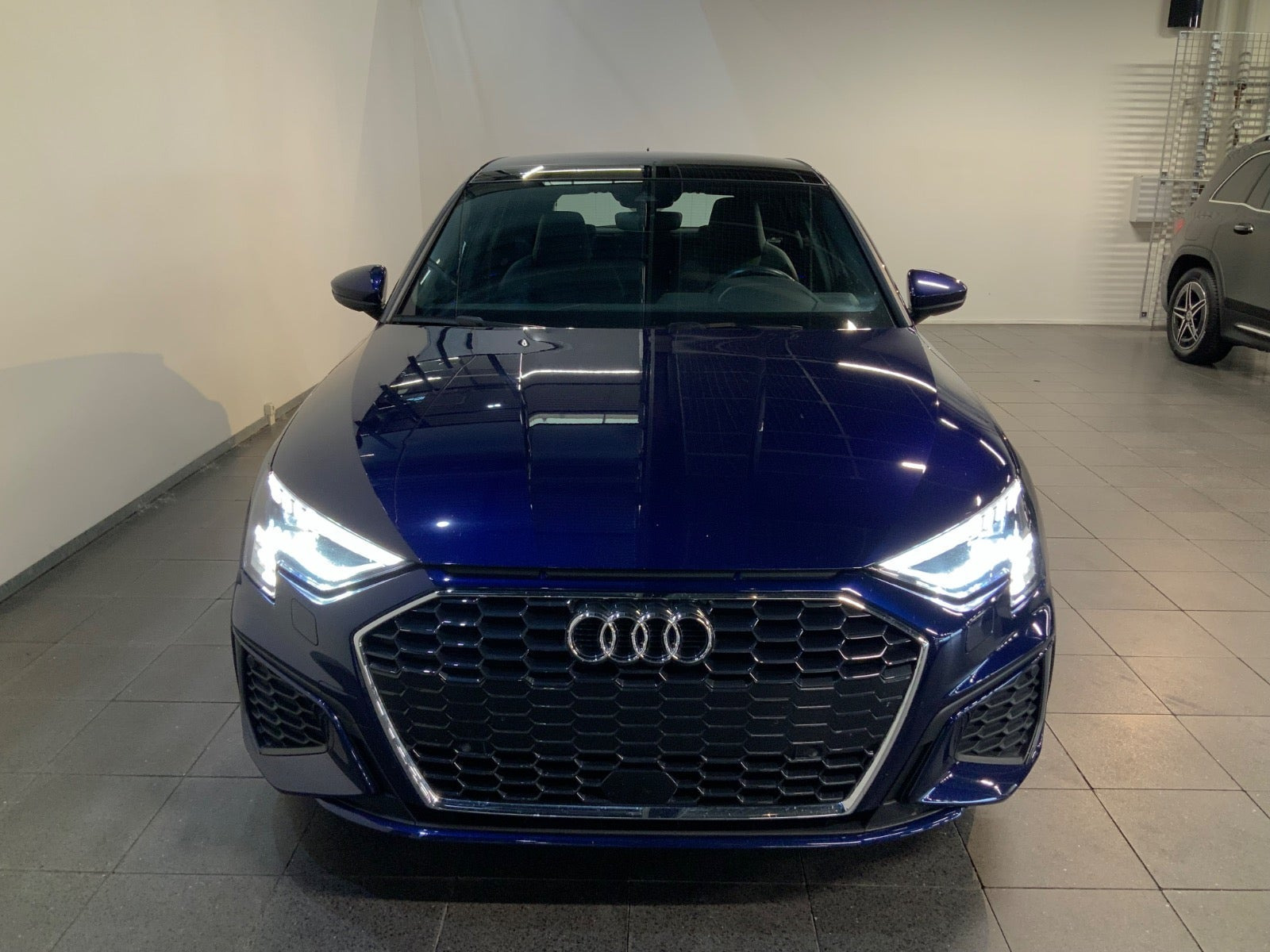 Blå Audi A3 fra 2021