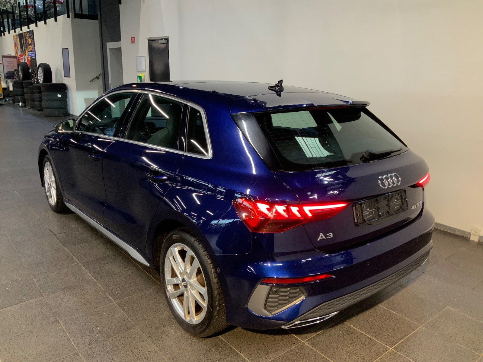 Blå Audi A3 fra 2021