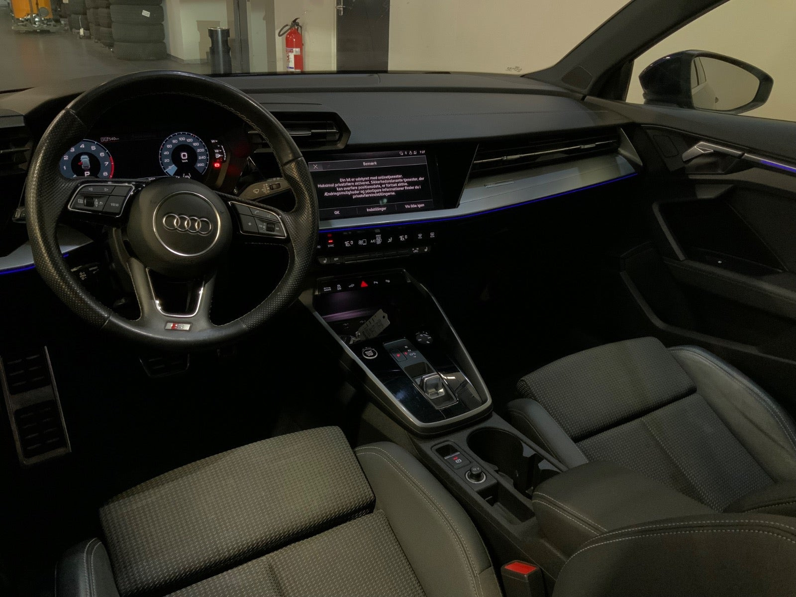 Blå Audi A3 fra 2021