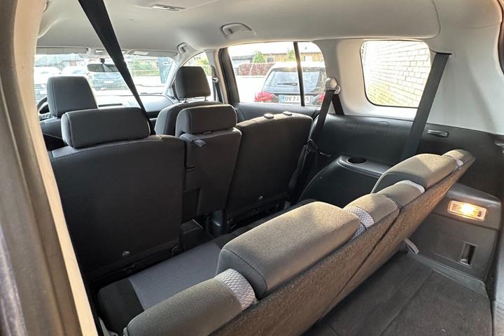 Sølv Mazda 5 fra 2008