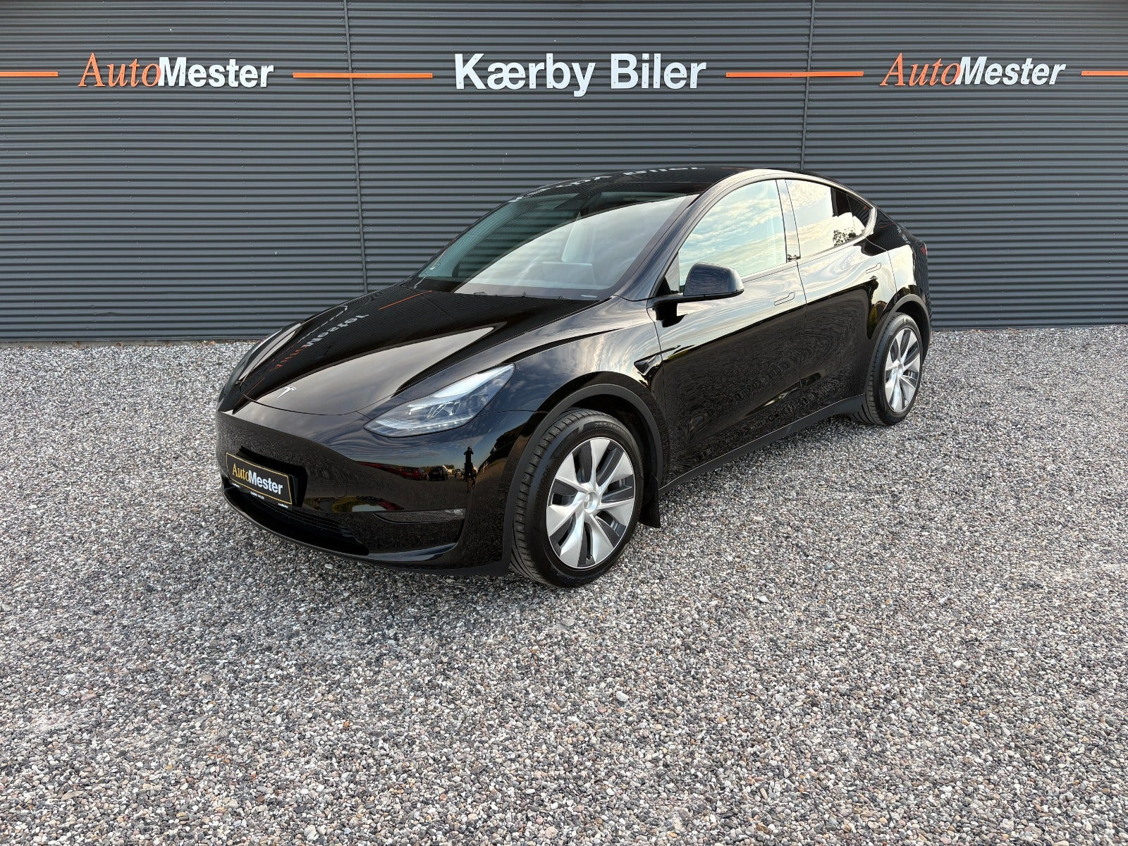 Tesla Model Y Long Range AWD