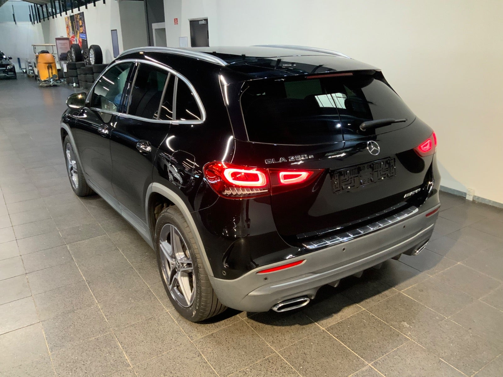Sort Mercedes GLA250 e fra 2022