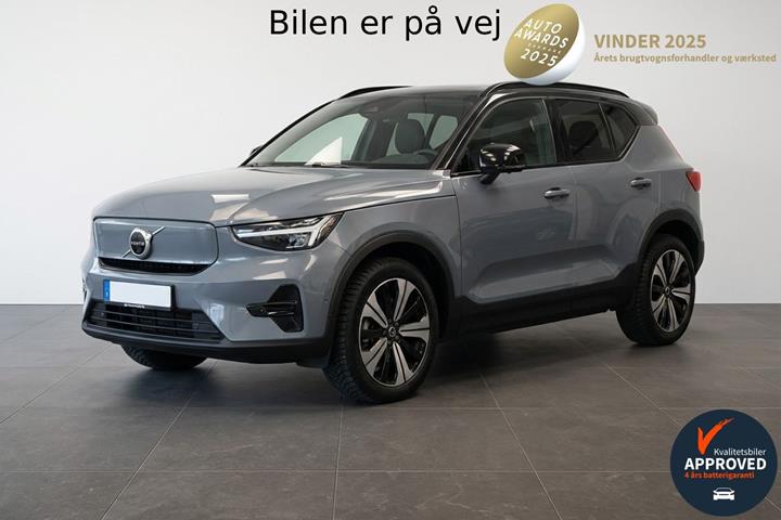 Grå Volvo XC40 fra 2023