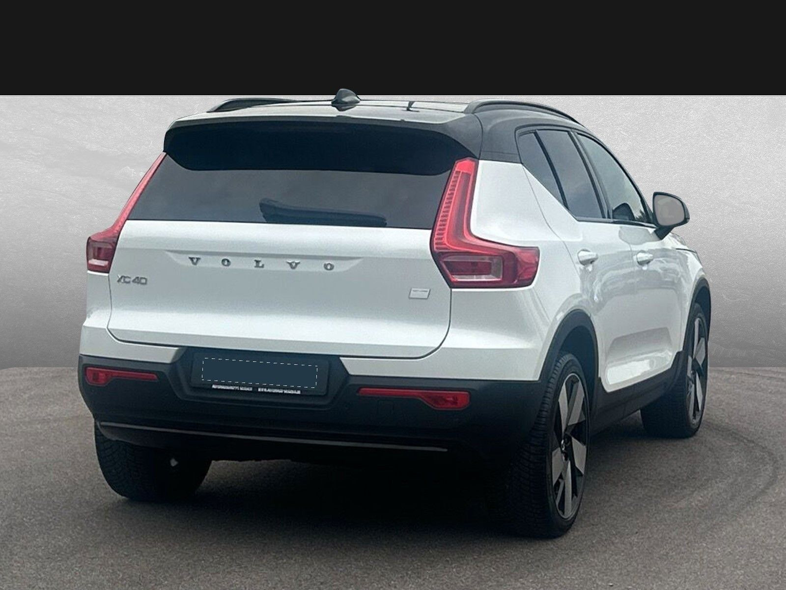 Hvid Volvo XC40 fra 2023