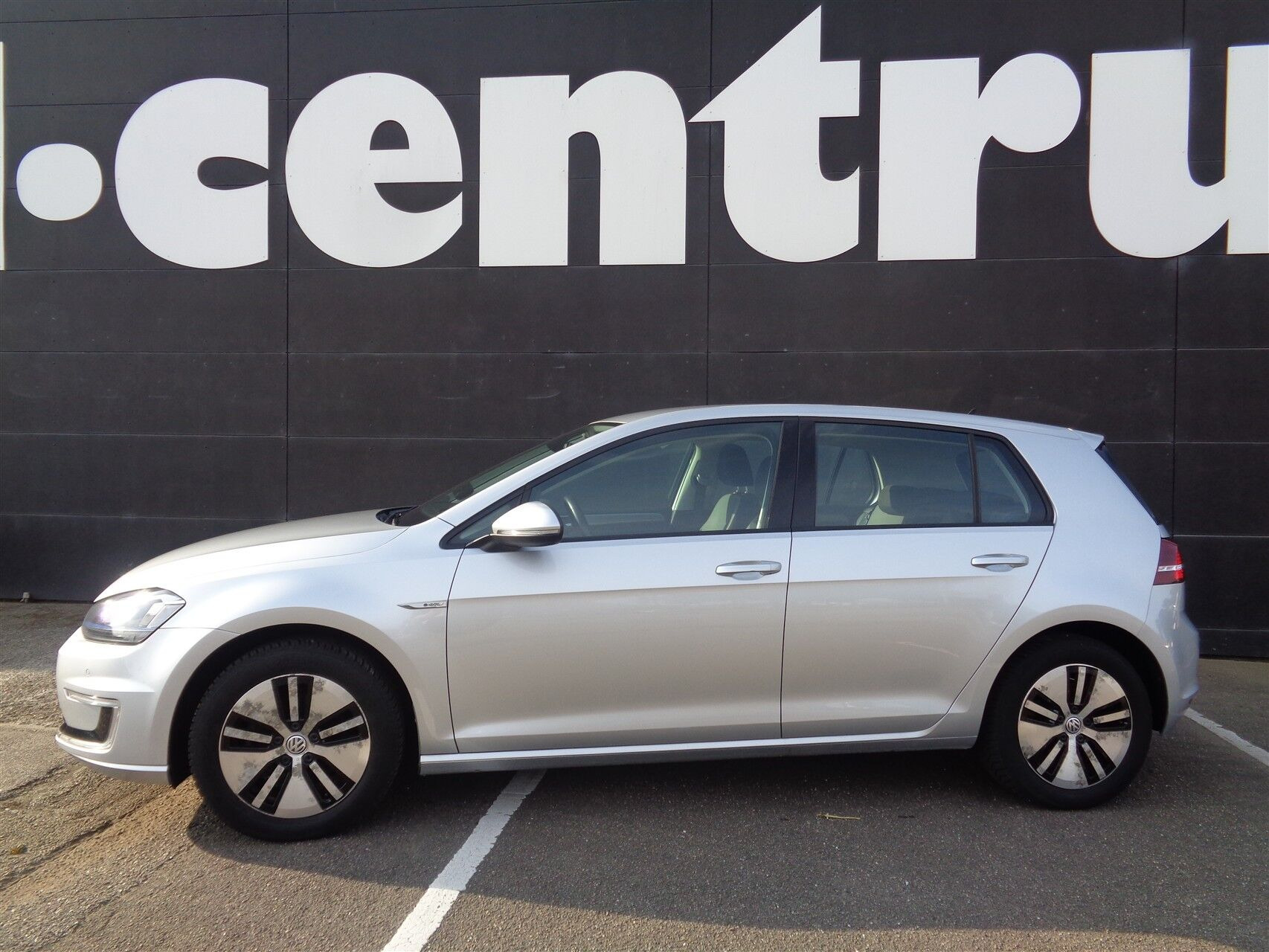 Sølv VW Golf fra 2015