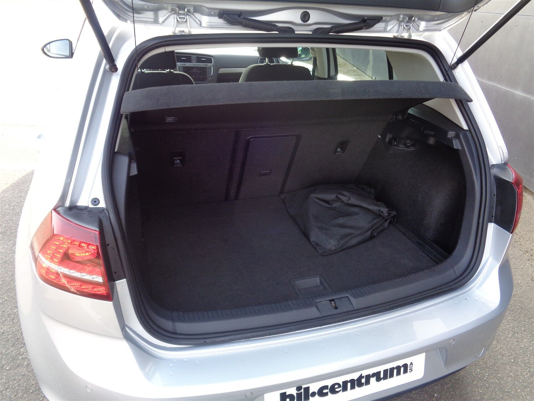 Sølv VW Golf fra 2015