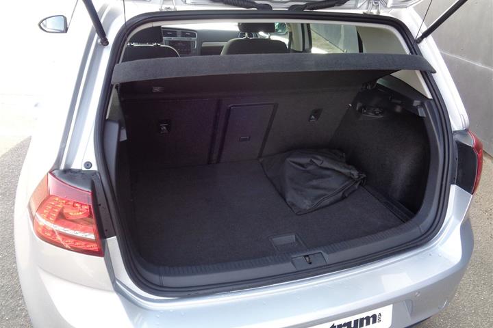 Sølv VW Golf fra 2015