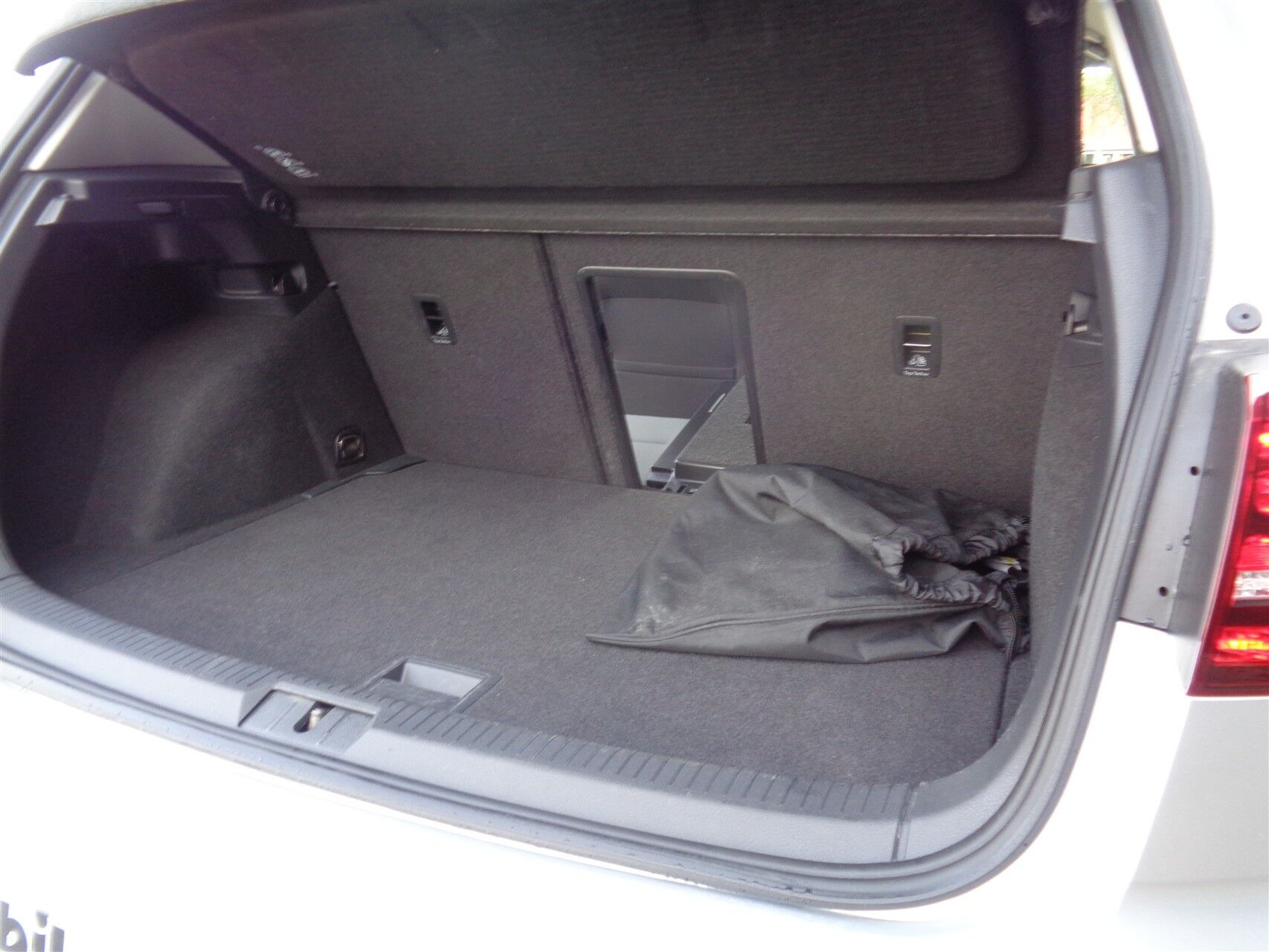 Sølv VW Golf fra 2015