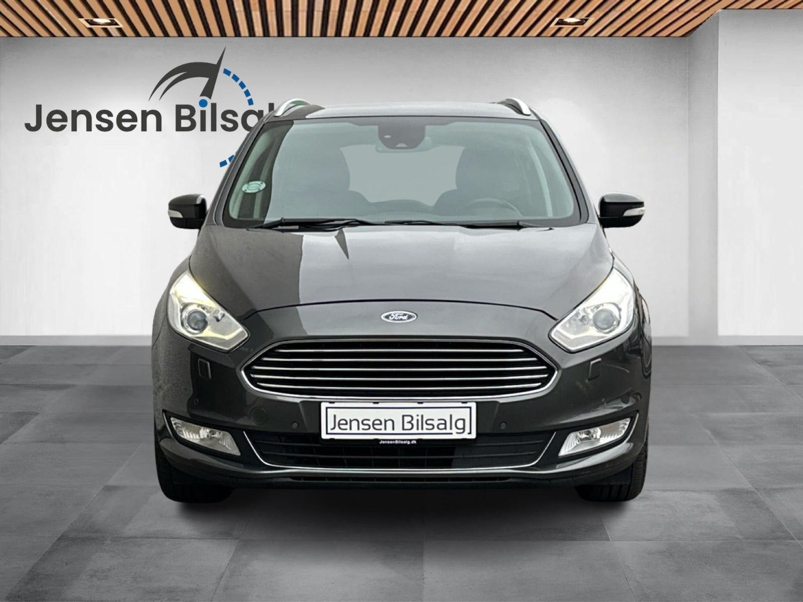 Grå Ford Galaxy fra 2019