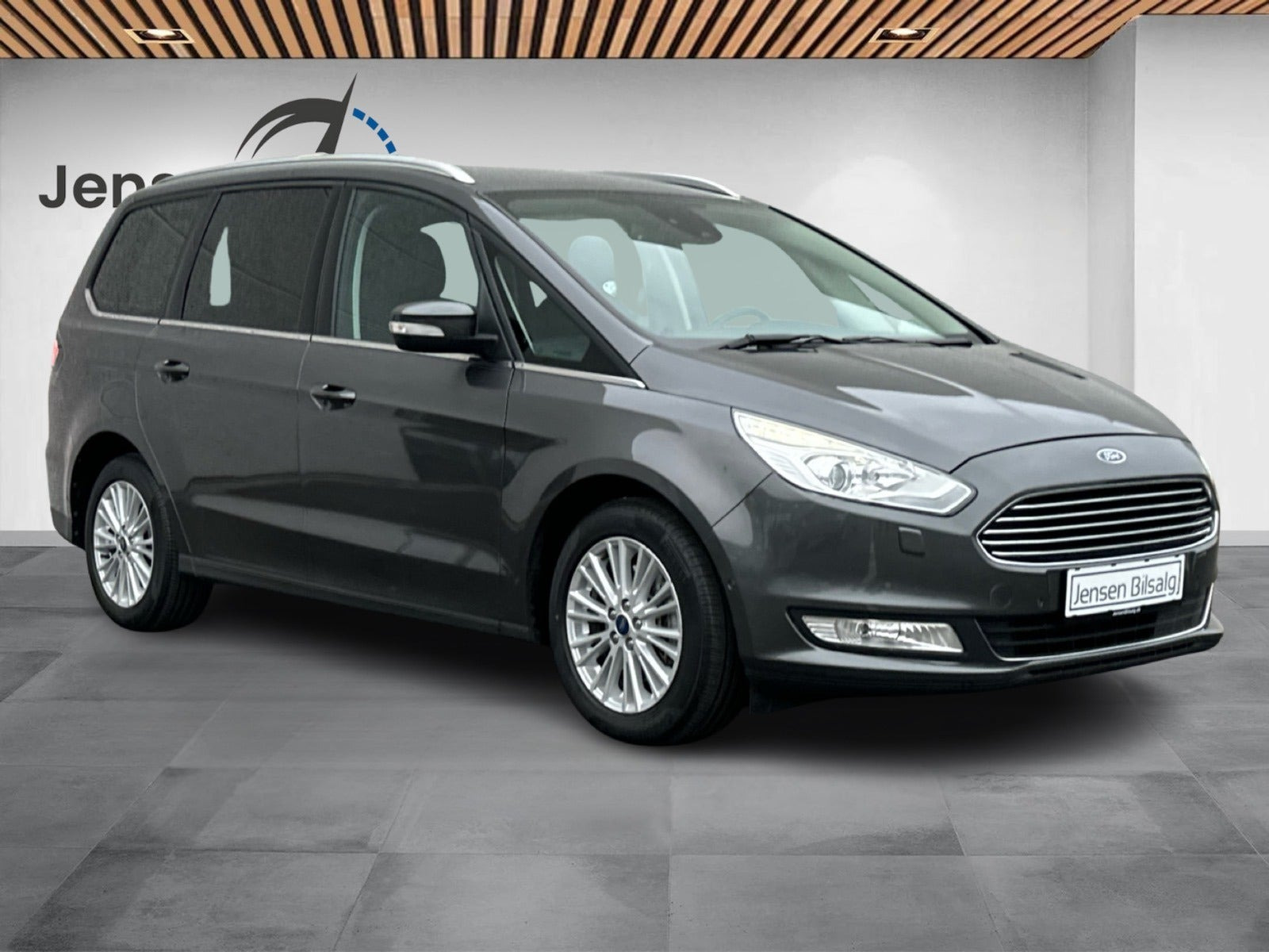 Grå Ford Galaxy fra 2019