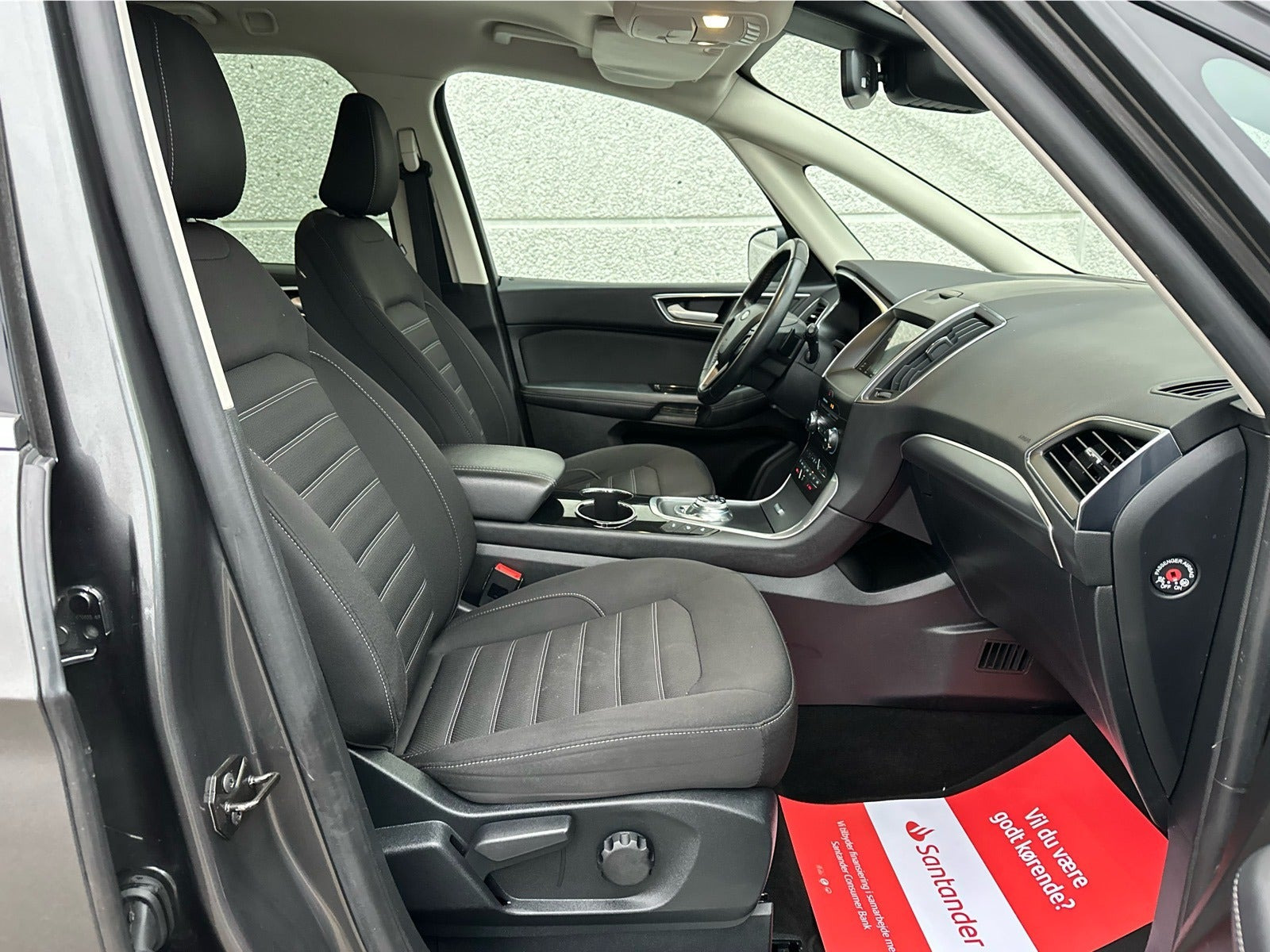 Grå Ford Galaxy fra 2019
