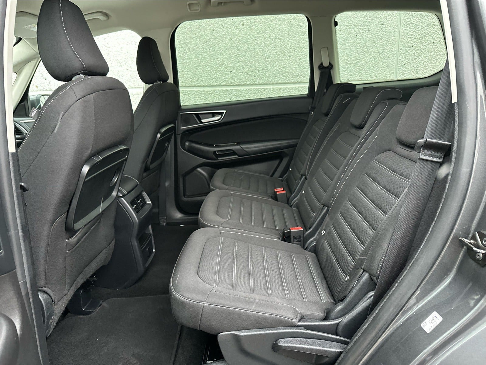 Grå Ford Galaxy fra 2019
