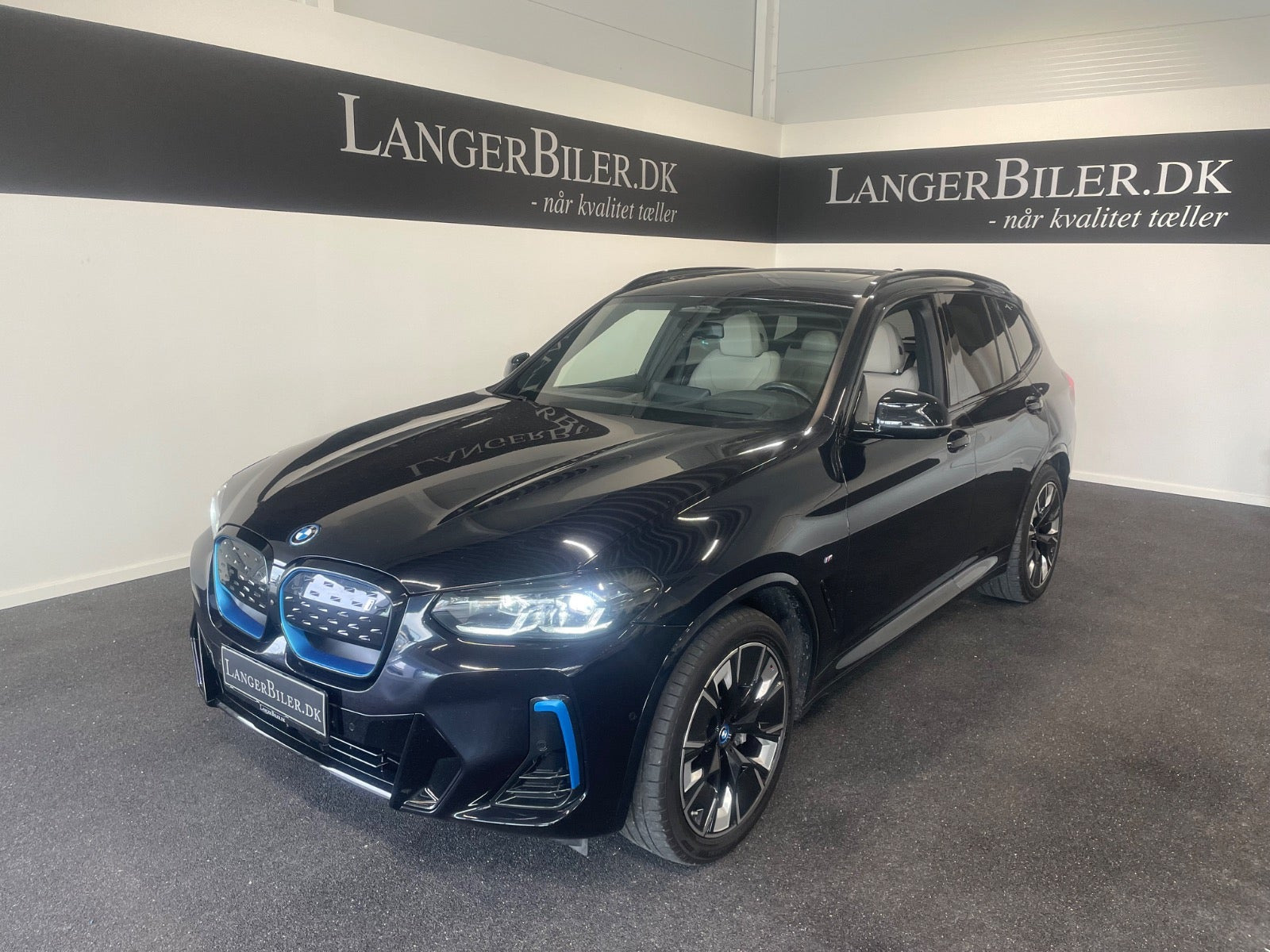 BMW iX3 Charged Plus M-Sport