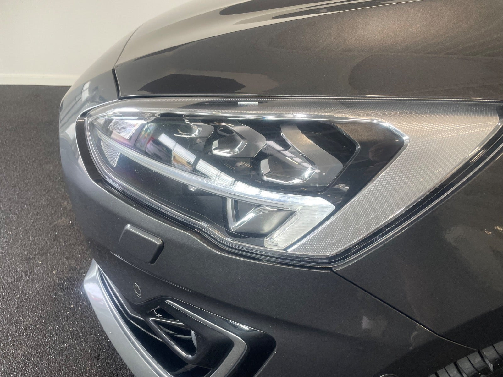 Grå Ford Focus fra 2019