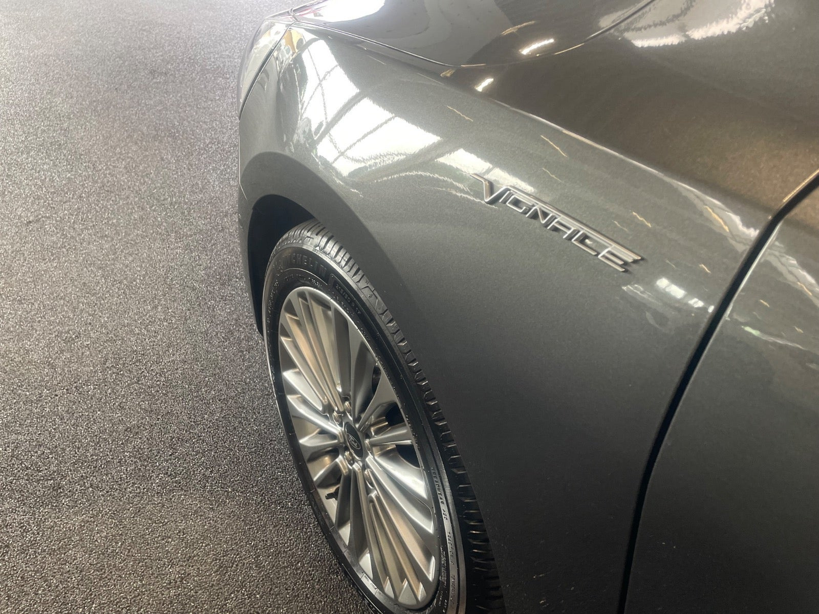 Grå Ford Focus fra 2019