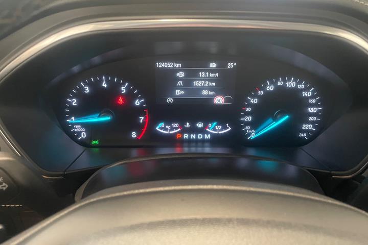 Grå Ford Focus fra 2019