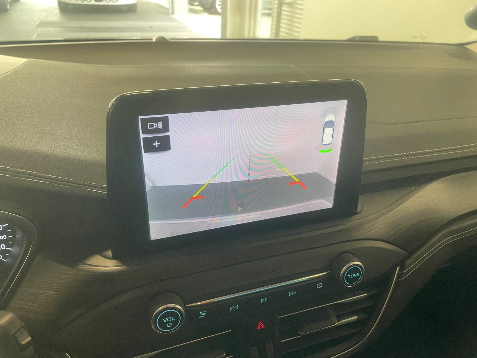 Grå Ford Focus fra 2019