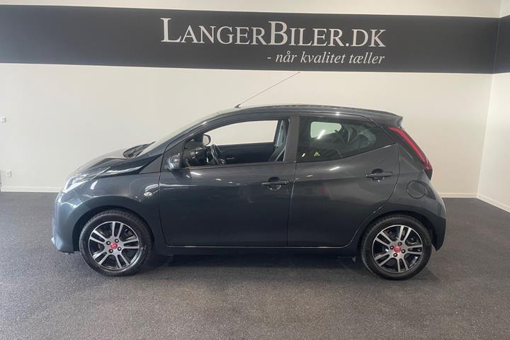 Grå Toyota Aygo fra 2020