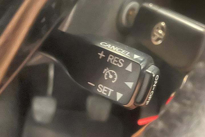 Grå Toyota Aygo fra 2020