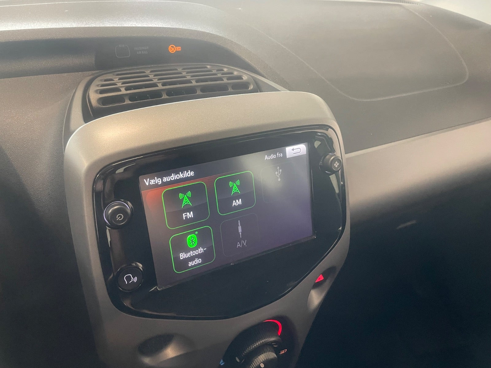 Grå Toyota Aygo fra 2020