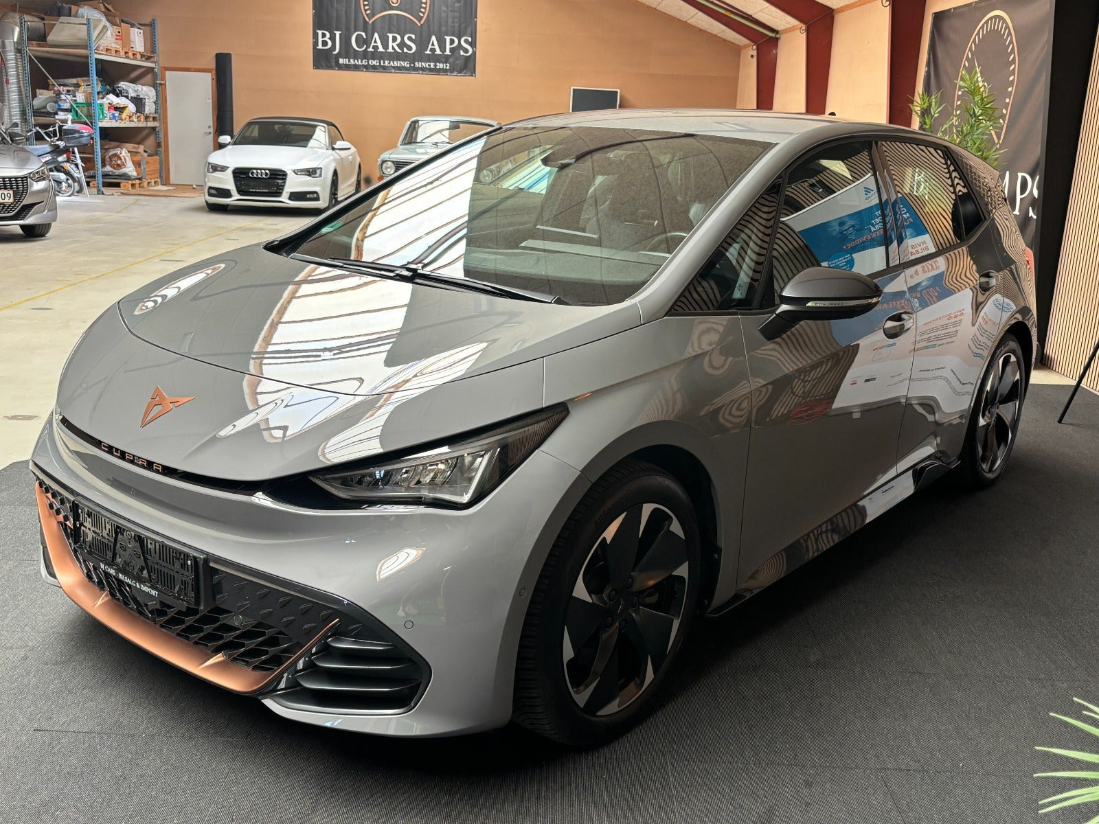 Grå Cupra Born fra 2024