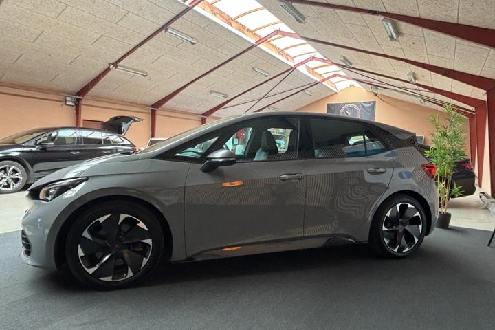 Grå Cupra Born fra 2024