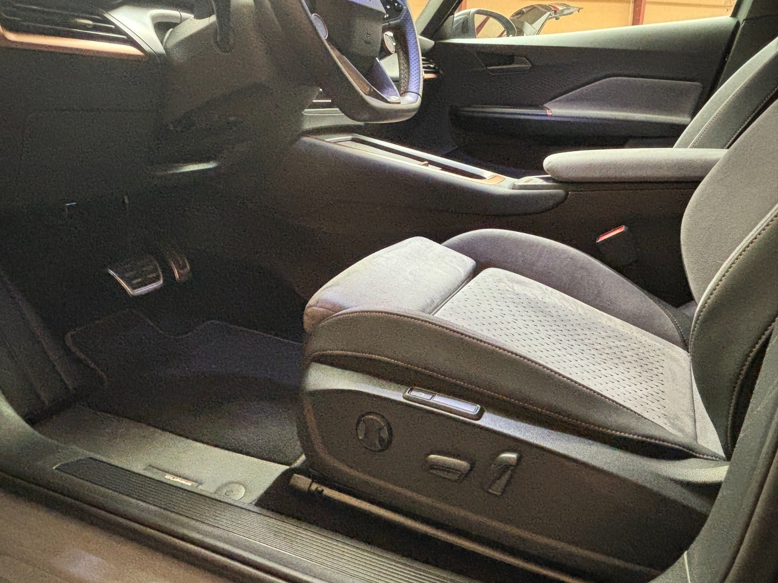 Grå Cupra Born fra 2024