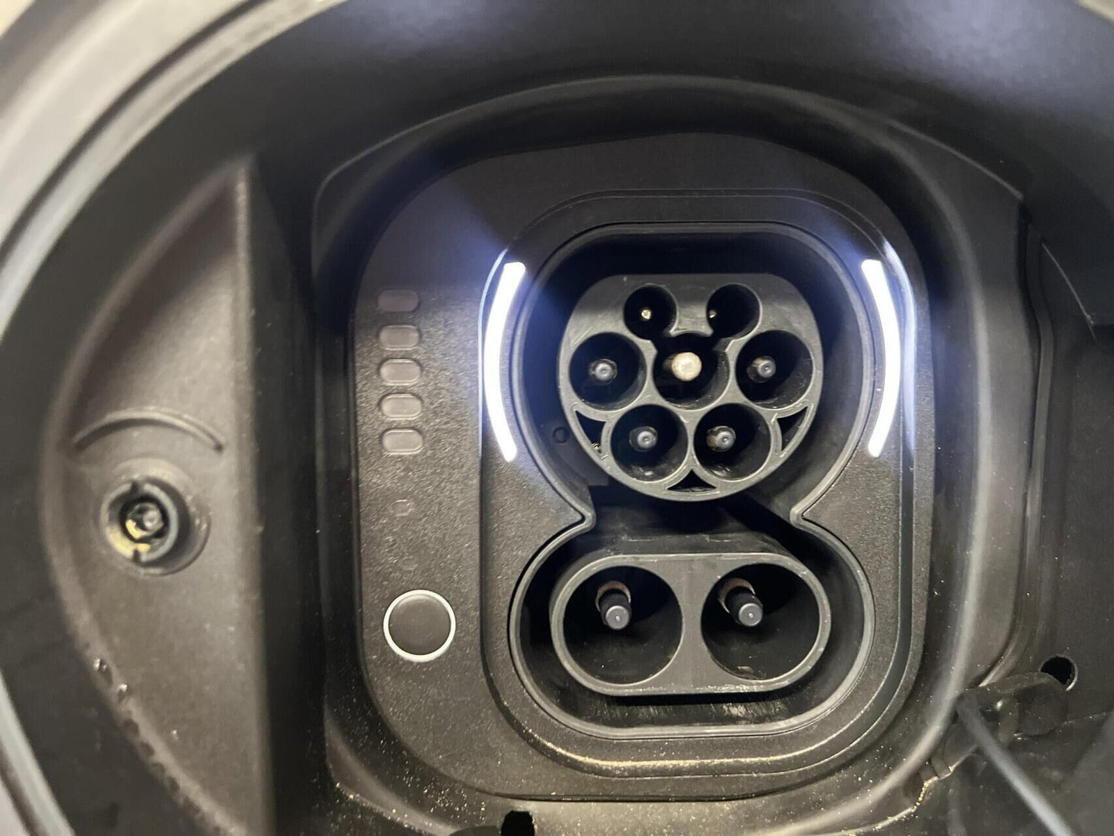 Hvid Fiat 500e fra 2024
