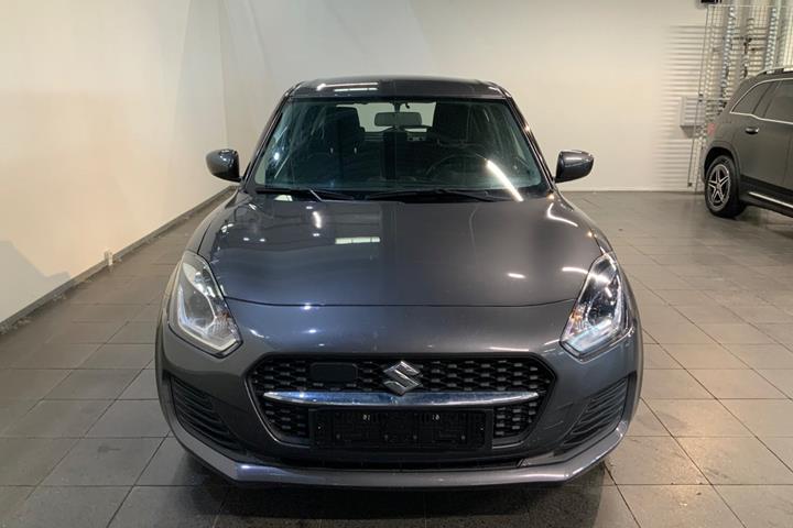 Grå Suzuki Swift fra 2022