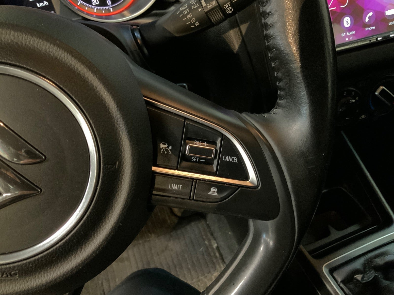 Grå Suzuki Swift fra 2022