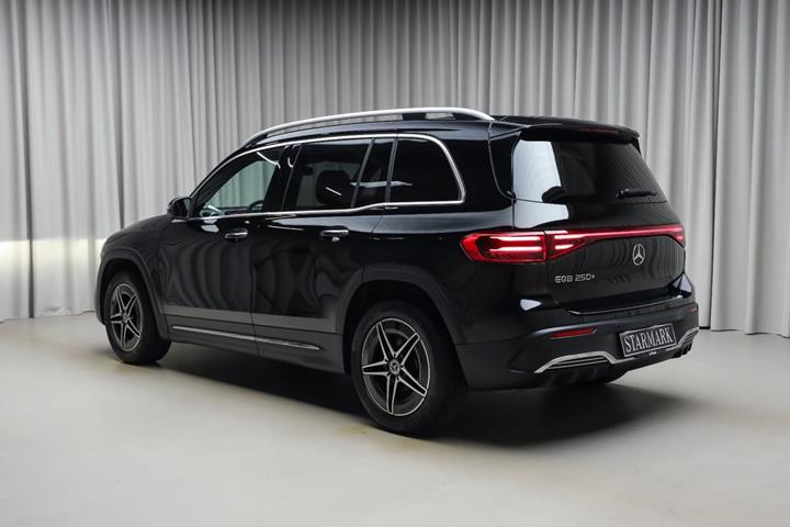 Sort Mercedes EQB250+ fra 2026