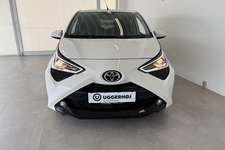 Hvid Toyota Aygo fra 2020