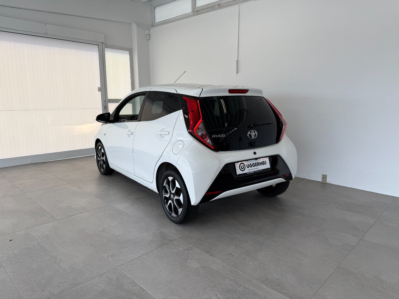 Hvid Toyota Aygo fra 2020