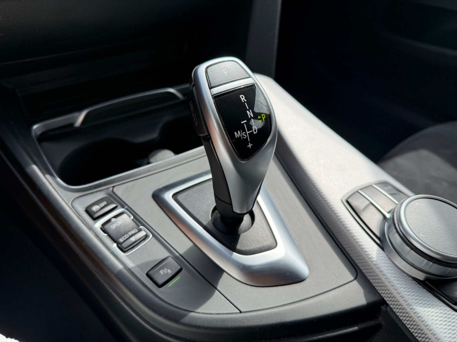 Sort BMW 420d fra 2020