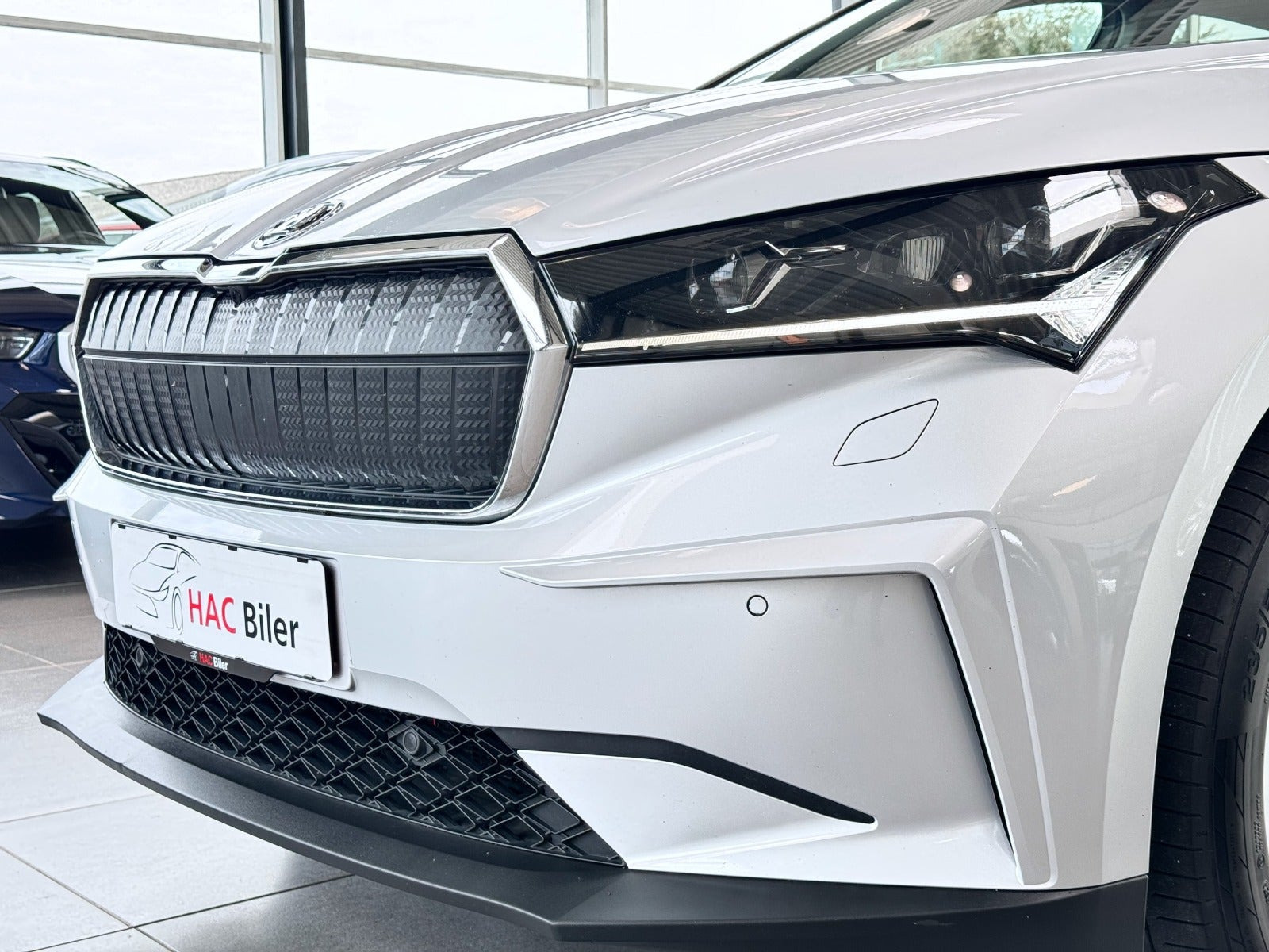 Gul Skoda Enyaq fra 2021