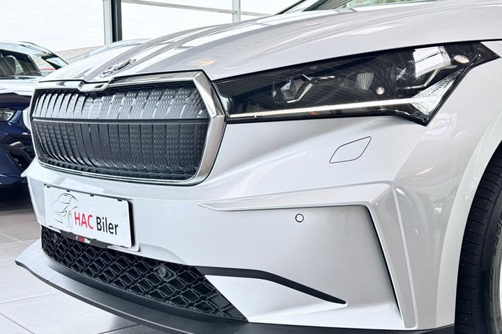 Gul Skoda Enyaq fra 2021