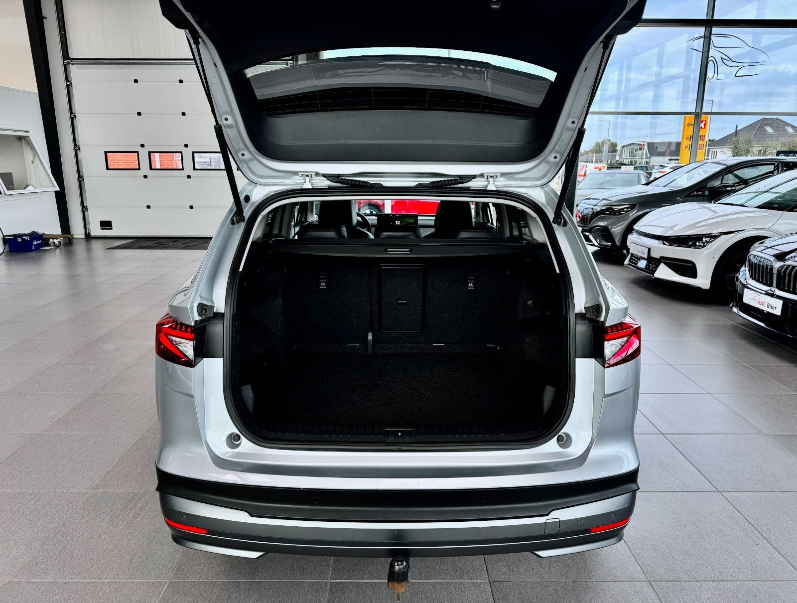 Gul Skoda Enyaq fra 2021