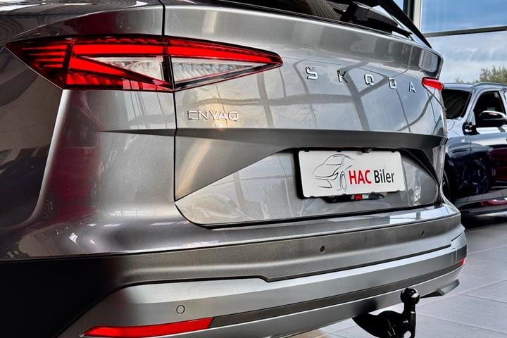 Grå Skoda Enyaq fra 2025