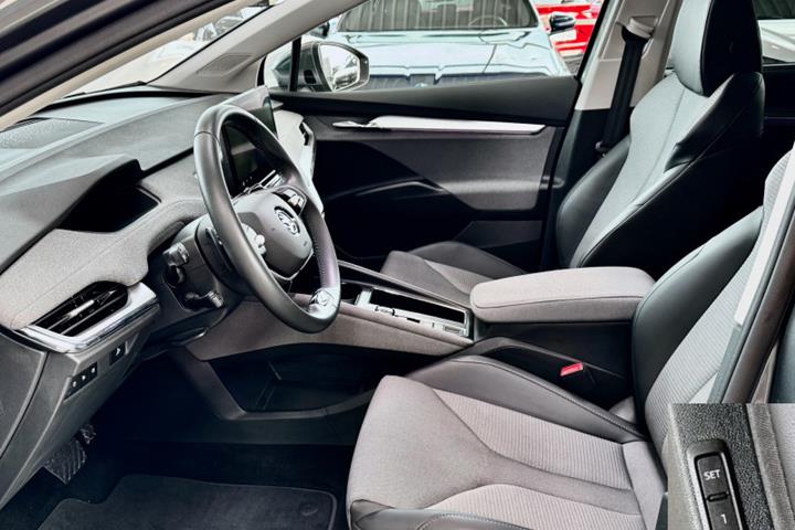 Grå Skoda Enyaq fra 2025