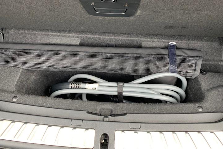 Grå BMW iX3 fra 2024