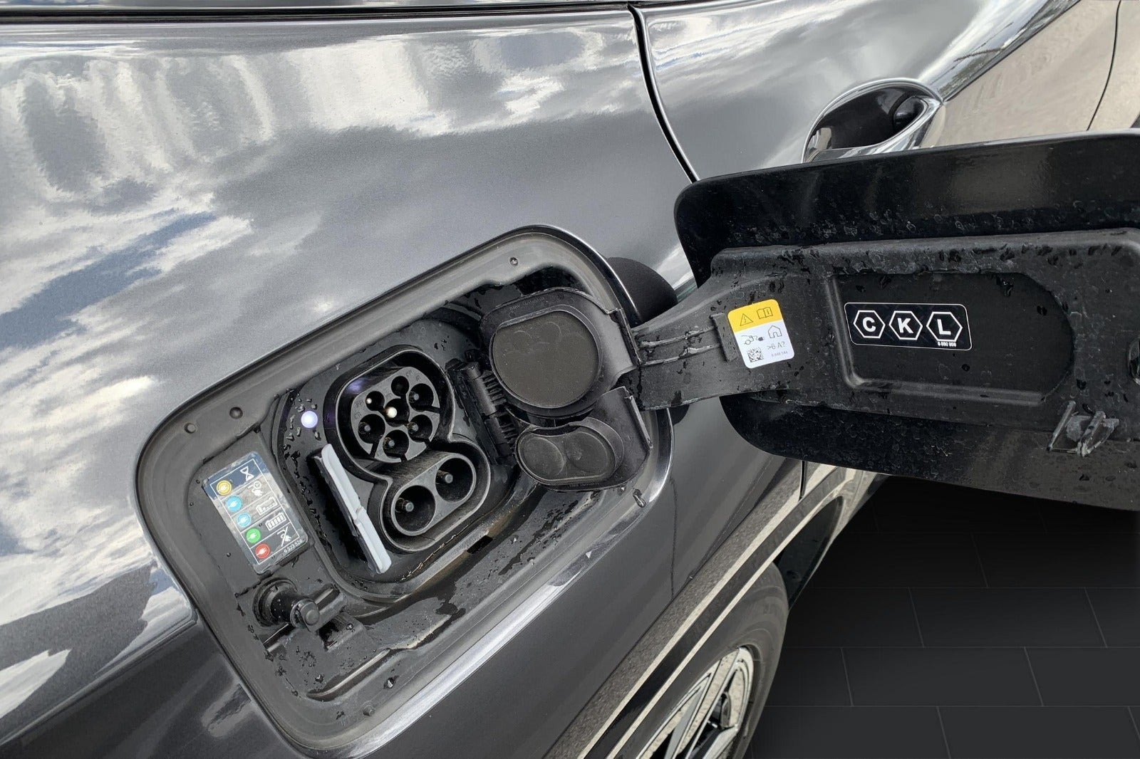 Grå BMW iX3 fra 2024