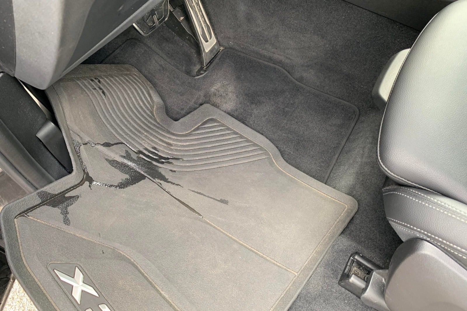 Grå BMW iX3 fra 2024