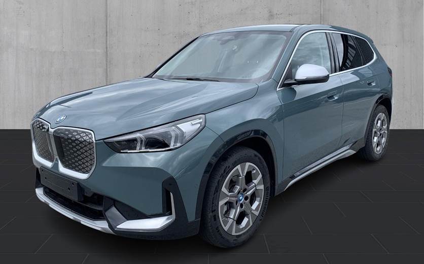 BMW iX1 eDrive20 X-Line